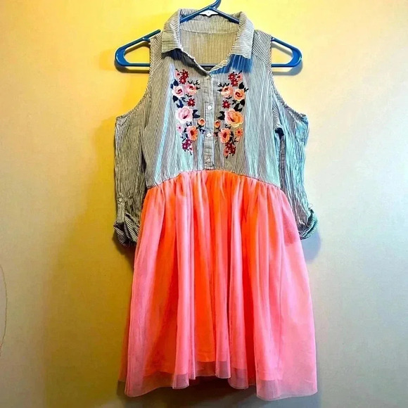 Dress - Picture 1 of 7